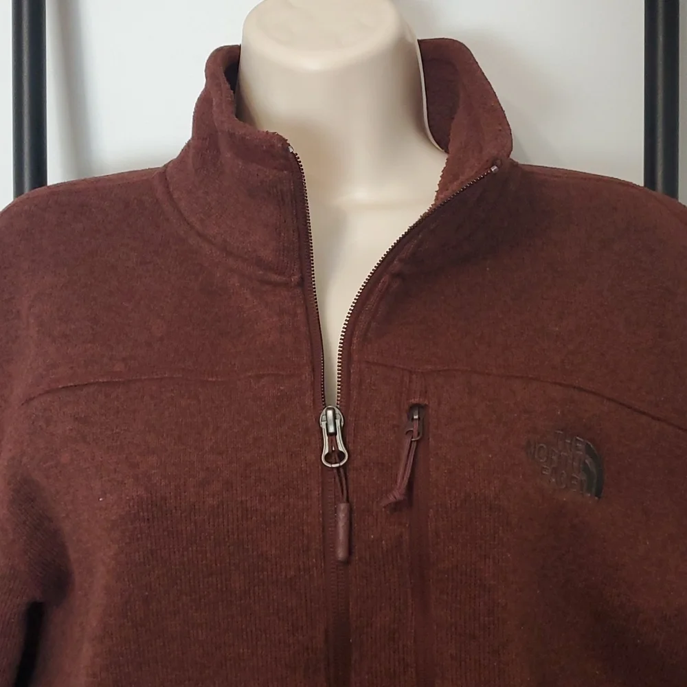 The North Face fleece burgundy half zip long sleeve men size L